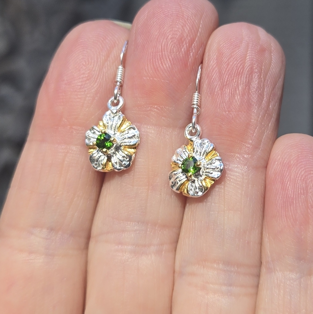 Chrome Diopside Sterling & Gold Daisy Earrings - Picture 6 of 10